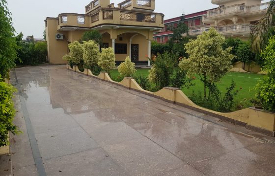 Farmhouse In Noida