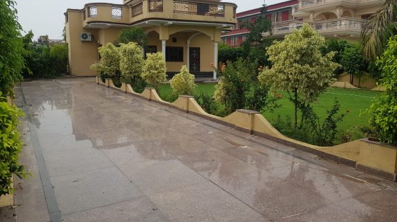 Farmhouse In Noida